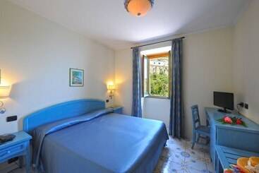 ホテル La Pergola