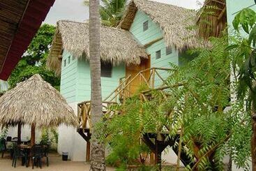 هتل Los Cobanos Village Lodge