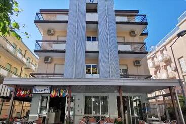 בית מלון כפרי Nanni Garni