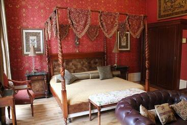 هتل Opulence Boutique