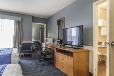 فندق Quality Inn