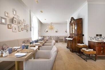 هتل Riva Marina Hvar