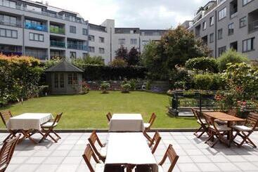 호텔 Rooms & Apartments Housingbrussels