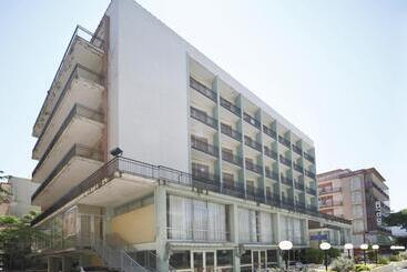 בית מלון כפרי Telstar