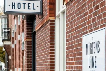 هتل Townhouse Apartments