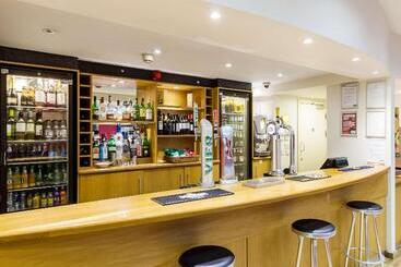 酒店 Travelodge Guildford