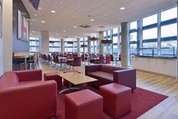 호텔 Travelodge Windsor Central