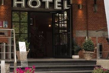 فندق Turnhout City