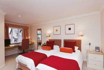 هتل Woodside , Kenilworth  Warwick