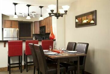 هتل Fire Mountain Lodge