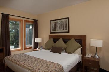 فندق Lodges At Canmore