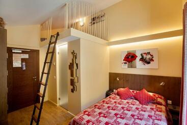 هتل L’Ermita B&B