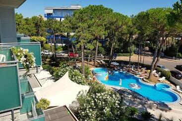 ホテル Mediterraneo