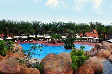 هتل Phu Hai Beach Resort & Spa Phan Thiet