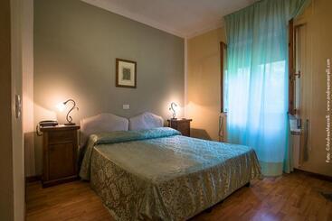 Отель Relais Valle Orientina