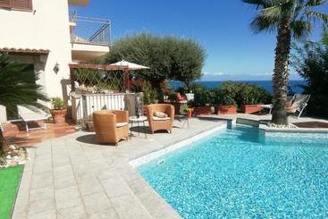 هتل Residence Santa Barbara