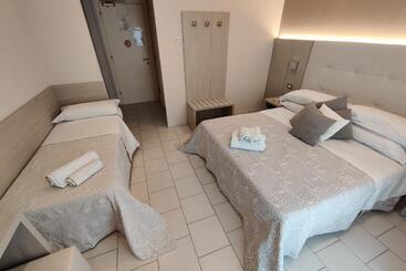 酒店 Stefan Room & Breakfast