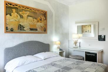 Stefania Boutique Hotel By The Beach