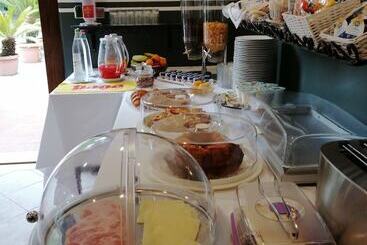 فندق Villa Raffaello Park