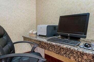 فندق Comfort Inn & Suites
