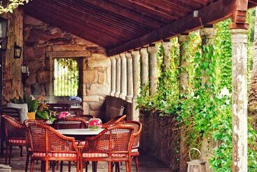 هتل Pazo Revel  & Resort