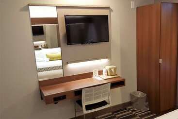 Microtel Inn & Suites By Wyndham Bellevue