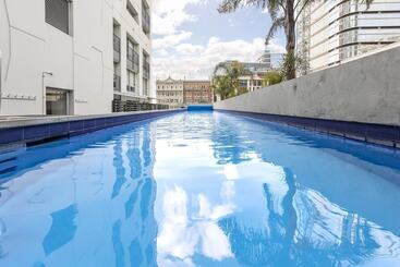 هتل Auckland Harbour Suites