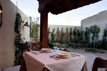 فندق ريفى Posada Los Condestables Hotel & Spa