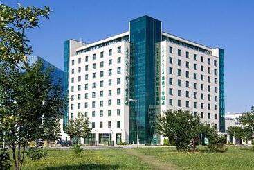 Vitosha Park Hotel   Free Indoor Pool & Parking