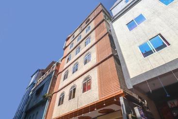 בית מלון כפרי Oyo 4710  Priya Palace