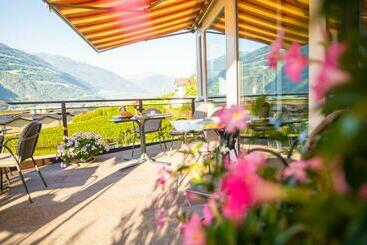 Pension Apartments Pardell