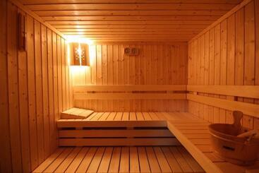 호텔 Aristocrat & Fish Restaurant