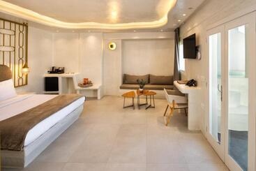 Hotel Athina Luxury Suites