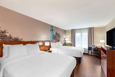 Отель Clarion Pointe Racine  Mount Pleasant