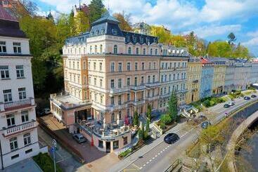 Humboldt Park Hotel & Spa