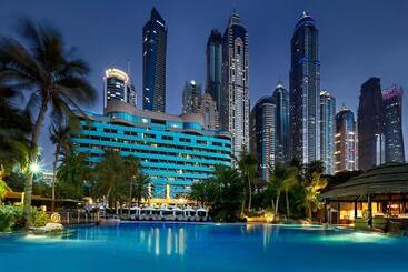 هتل Le Méridien Mina Seyahi Beach Resort & Waterpark