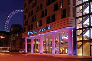 בית מלון כפרי Park Plaza County Hall London