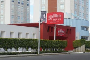 فندق Puente Real