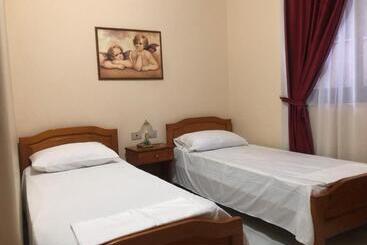 בית מלון כפרי Villa Pepeto Durres Albania