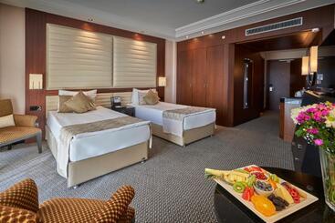 Calista Luxury Resort