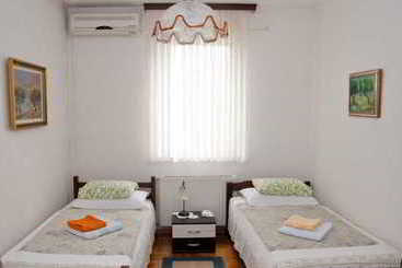 בית מלון כפרי Apartman Urbana Villa