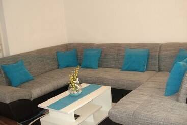 בית מלון כפרי Apartments And Rooms Krizmanic