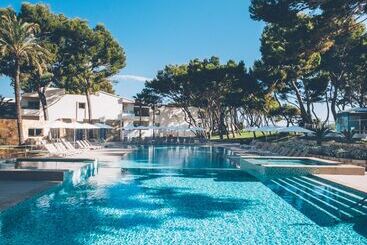 ホテル Iberostar Selection Playa de Muro Village