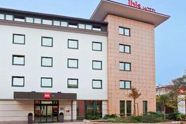 Отель Ibis Győr