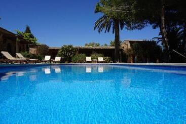 فندق ريفى Agroturismo Sa Pletassa