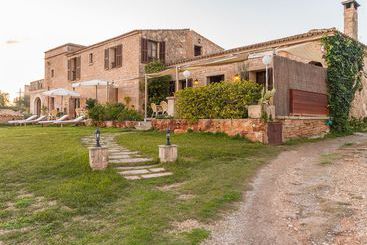 هتل روستایی Finca Es Carbó