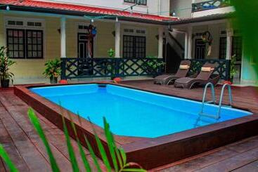 هتل Zeelandia Suites