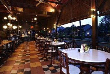 استراحتگاه Lavilla By Holiday Villa Cherating