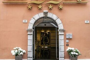 فندق Antico Borgo