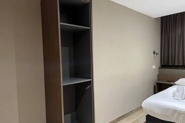 هتل Blossoms City